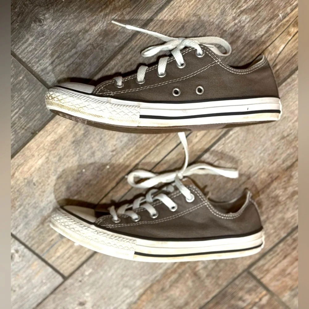 Converse Shoes​​
